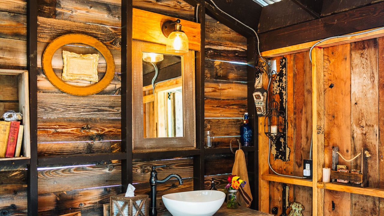 Photo of Bathroom in Thousand Oaks