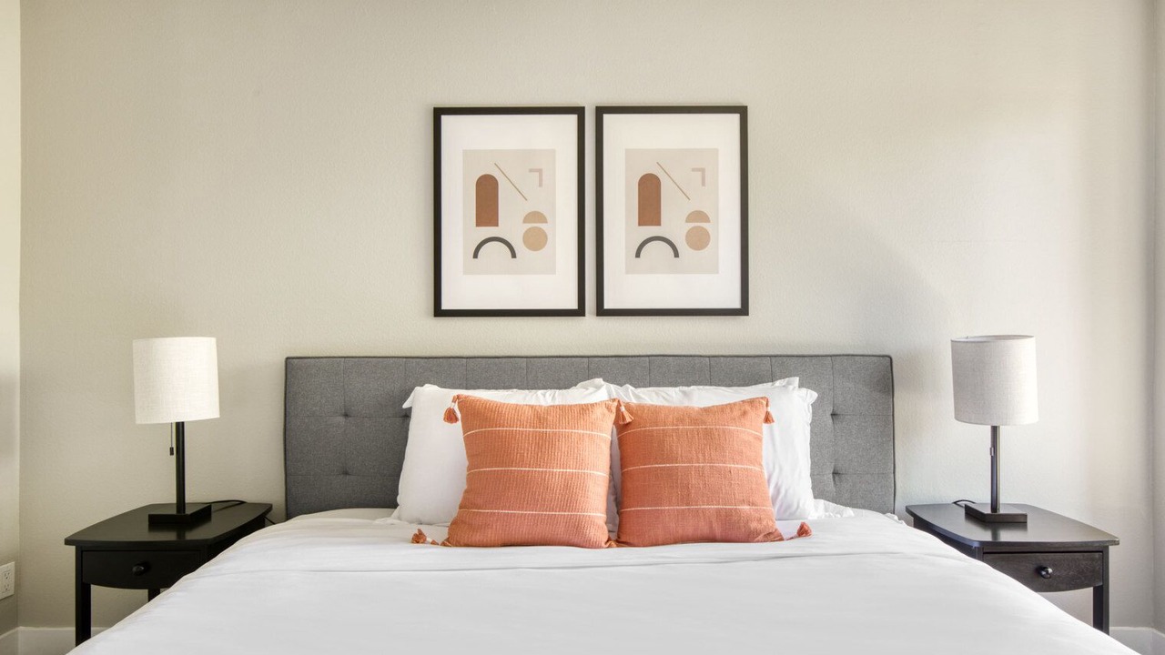 Photo of Bedroom in Warner Center