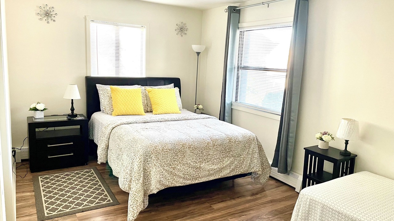 Photo of Bedroom in Garfield