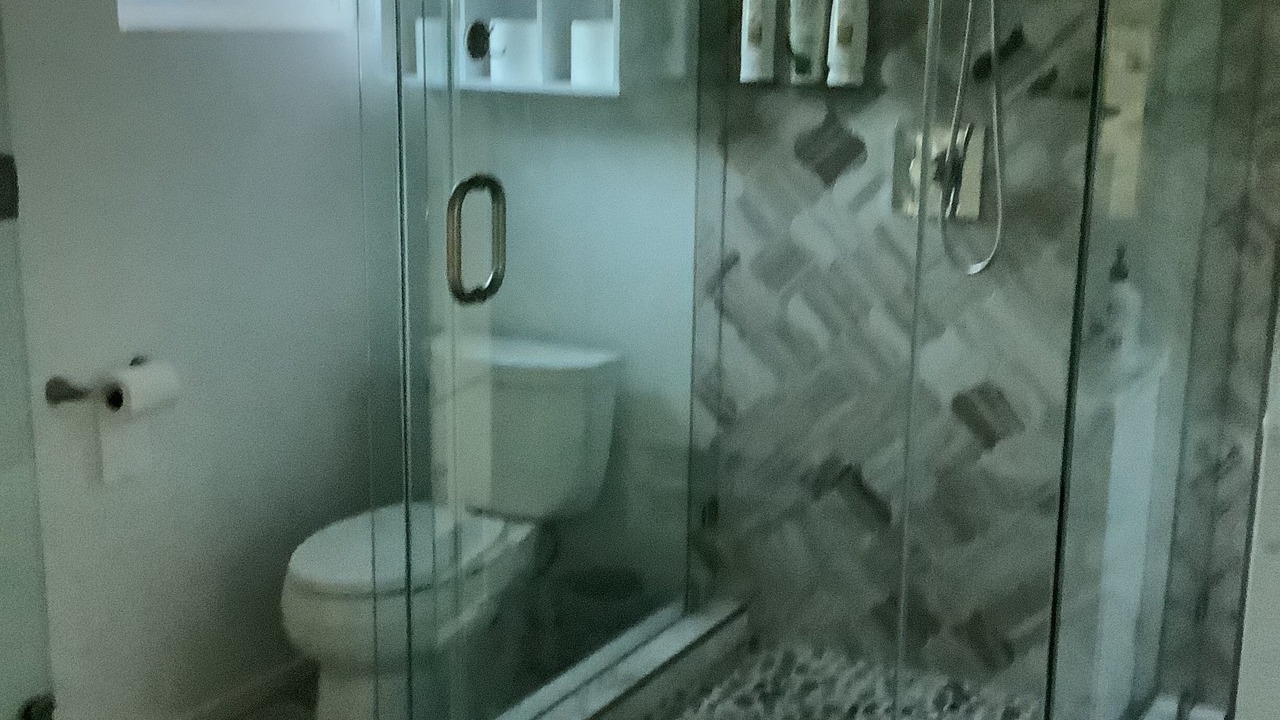 Photo of Bathroom in Lakeland Village