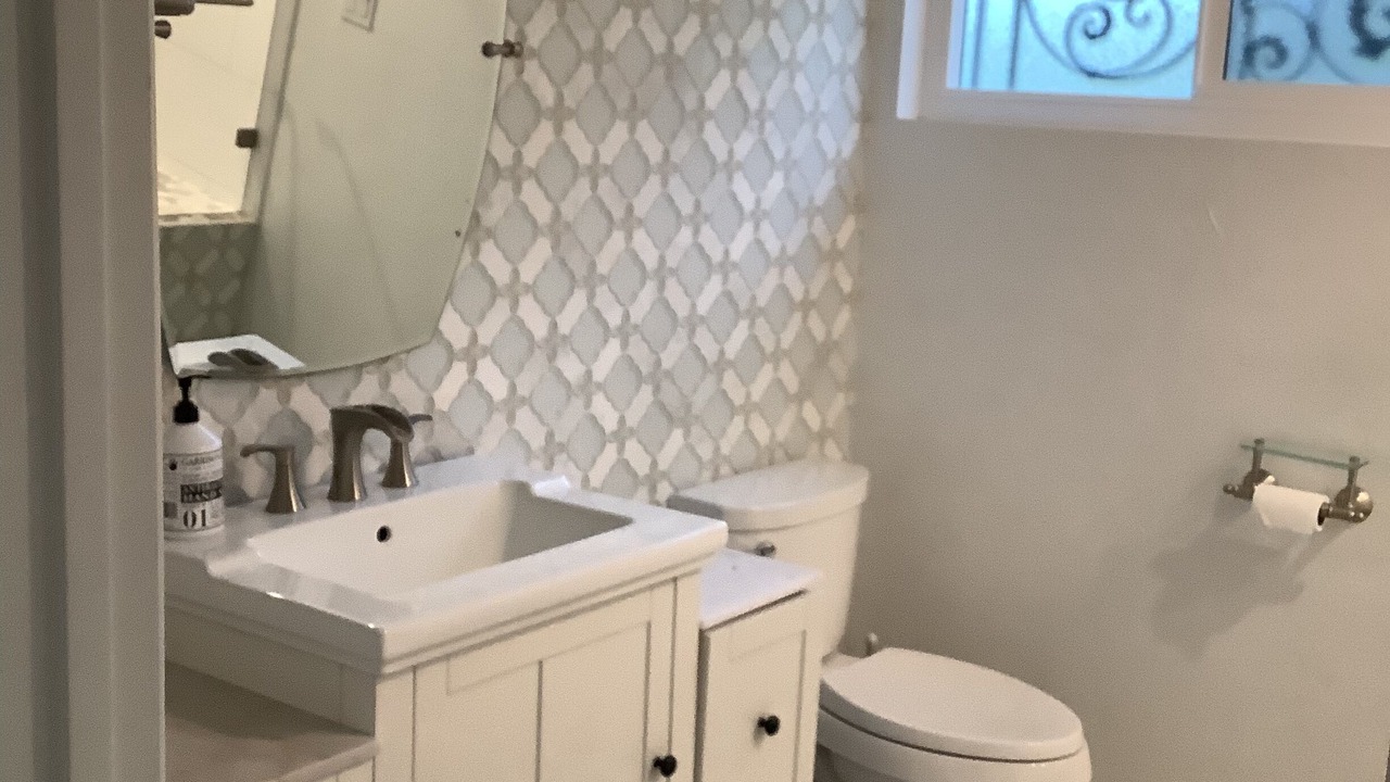 Photo of Bathroom in Lakeland Village