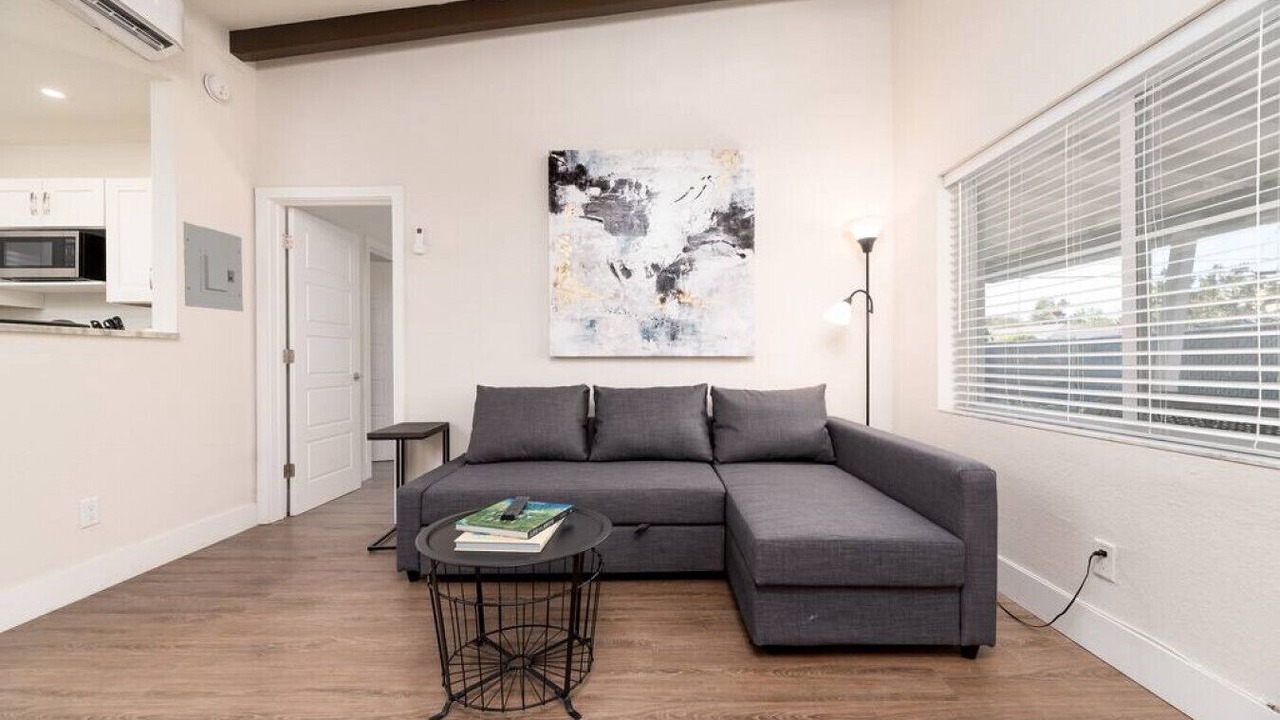 Photo of Livingroom in Lake Ridge