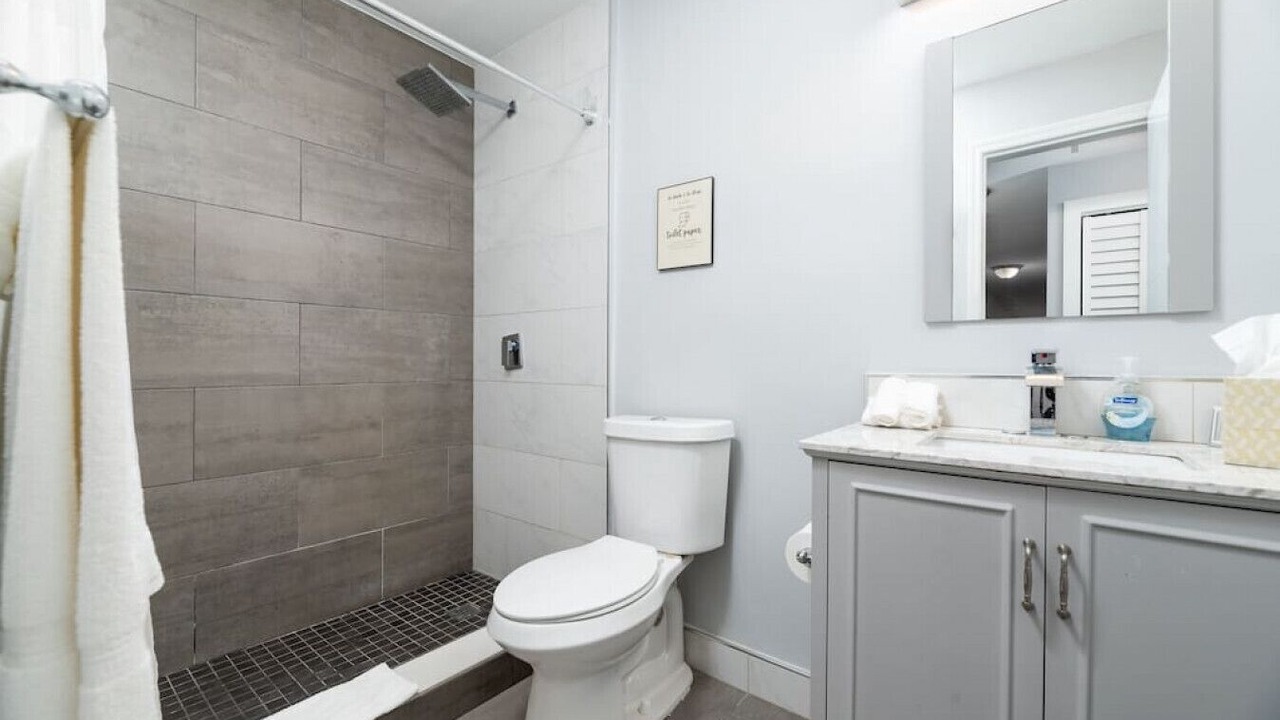 Photo of Bathroom in Middle River Terrace