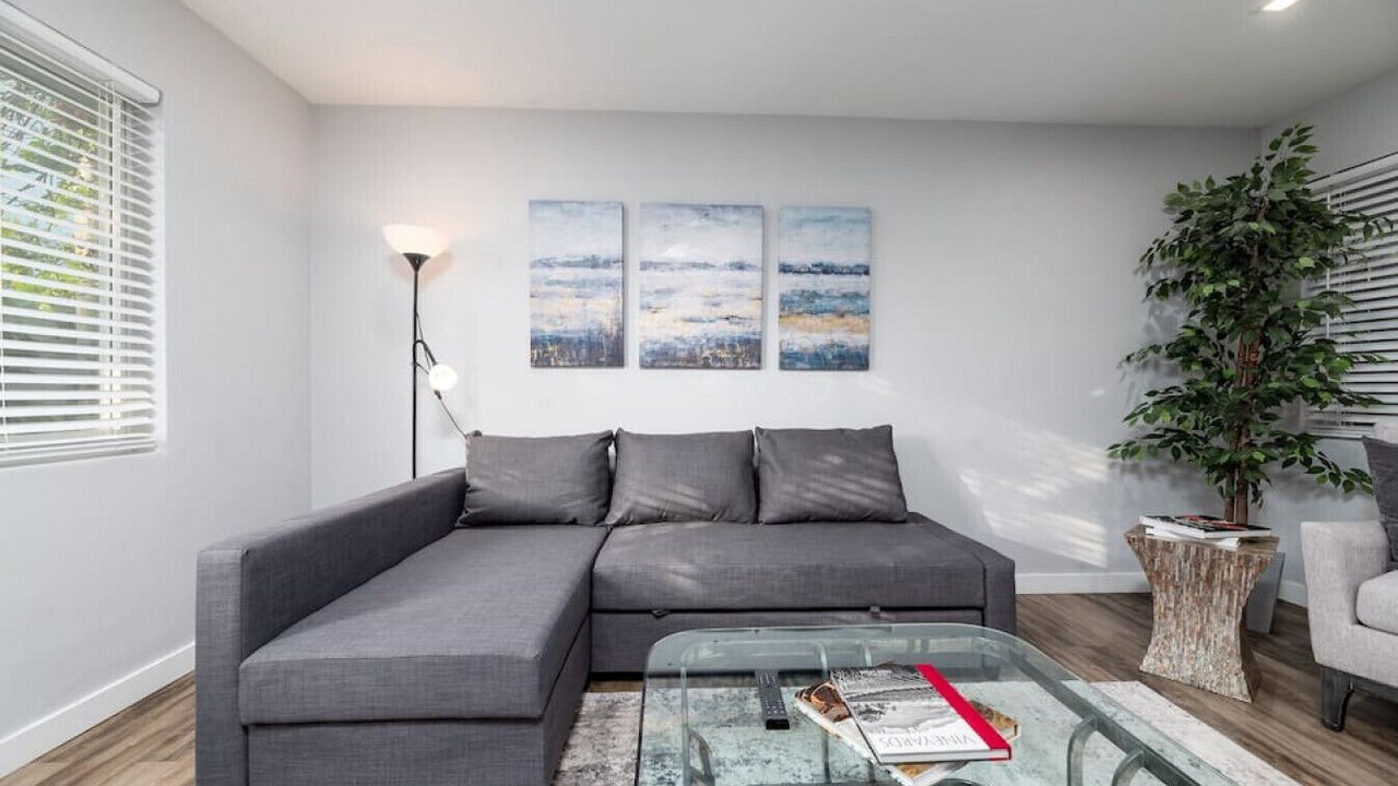 Photo of Livingroom in Middle River Terrace