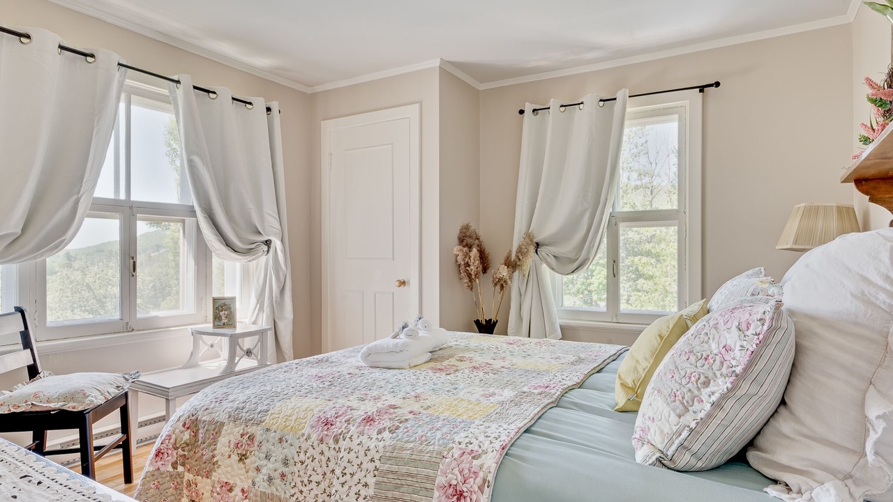 Photo of Bedroom in Saint Irenee