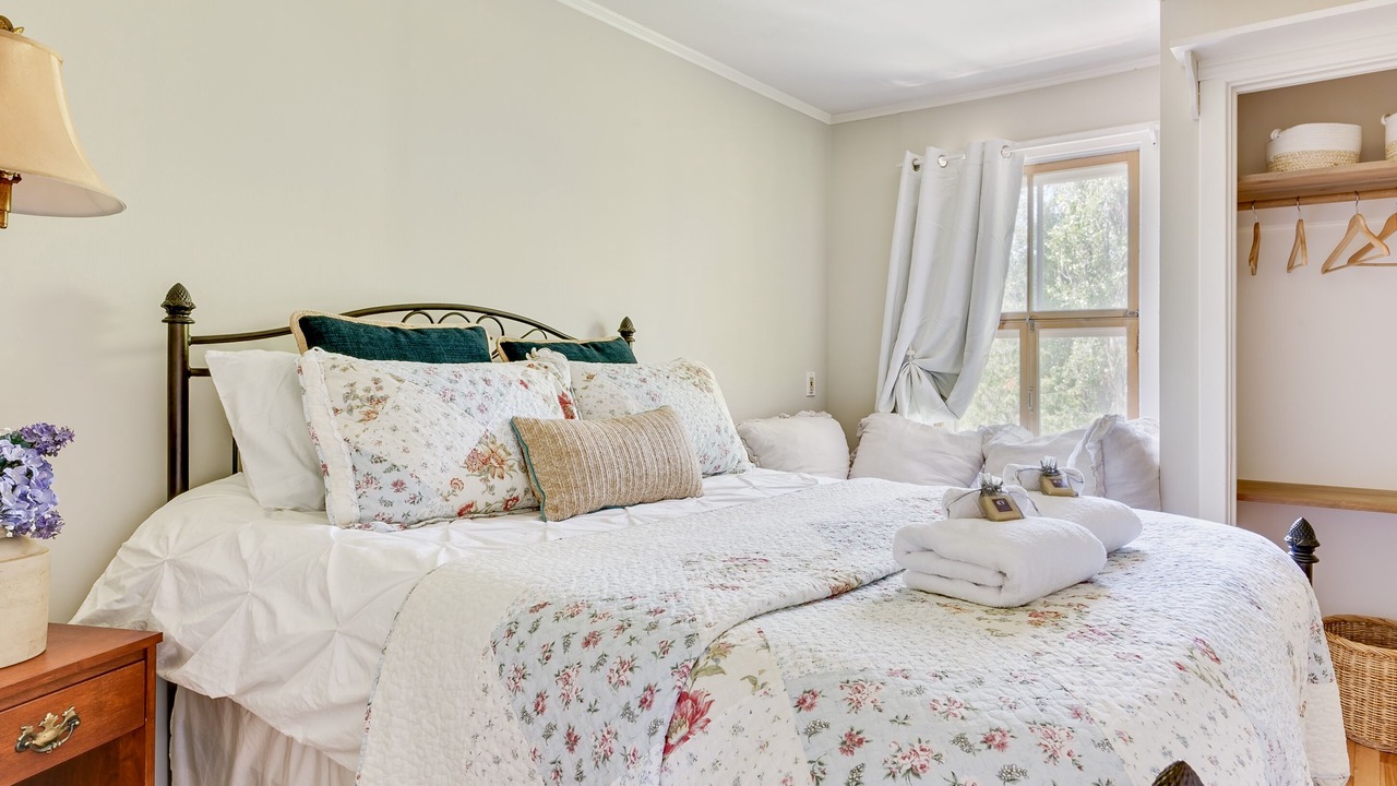 Photo of Bedroom in Saint Irenee