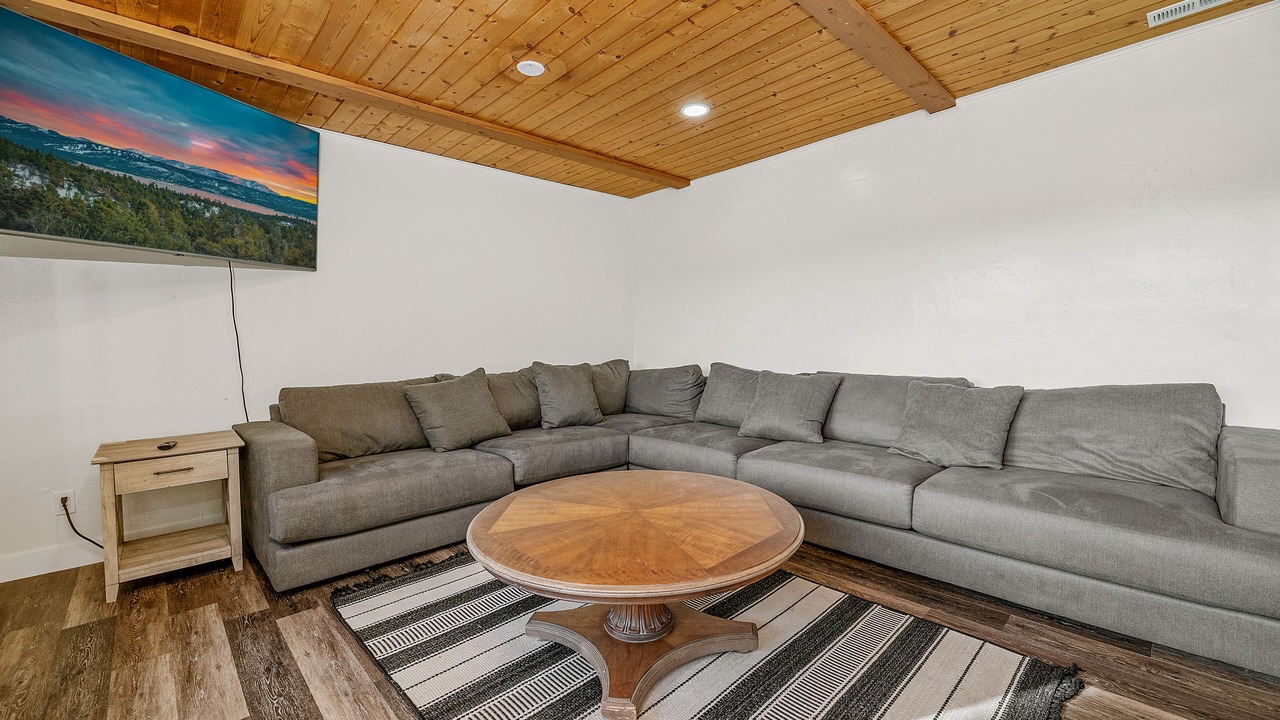 Photo of Livingroom in Fawnskin