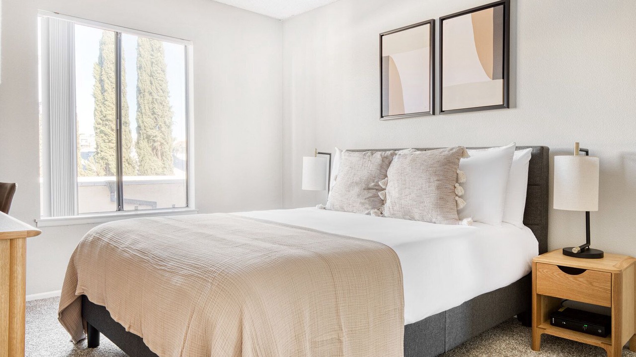 Photo of Bedroom in NoHo Arts District