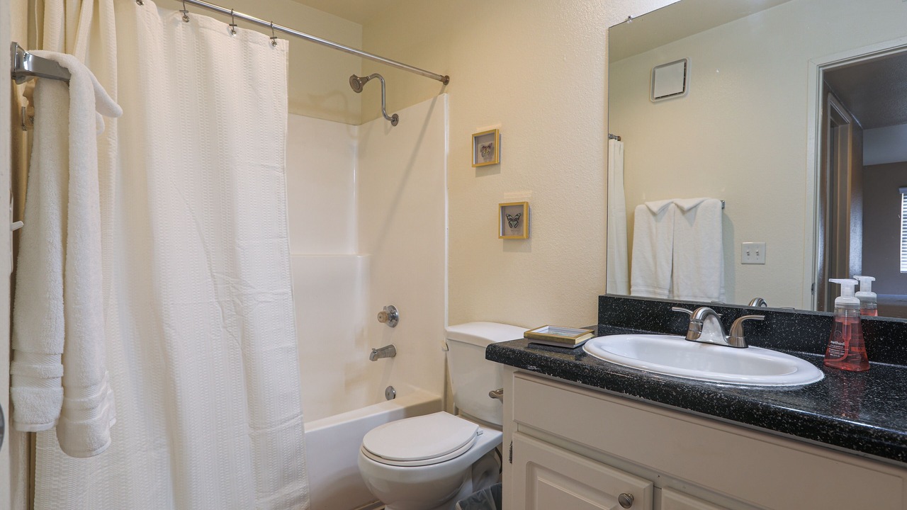 Photo of Bathroom in Ivey Ranch - Rancho Del Oro