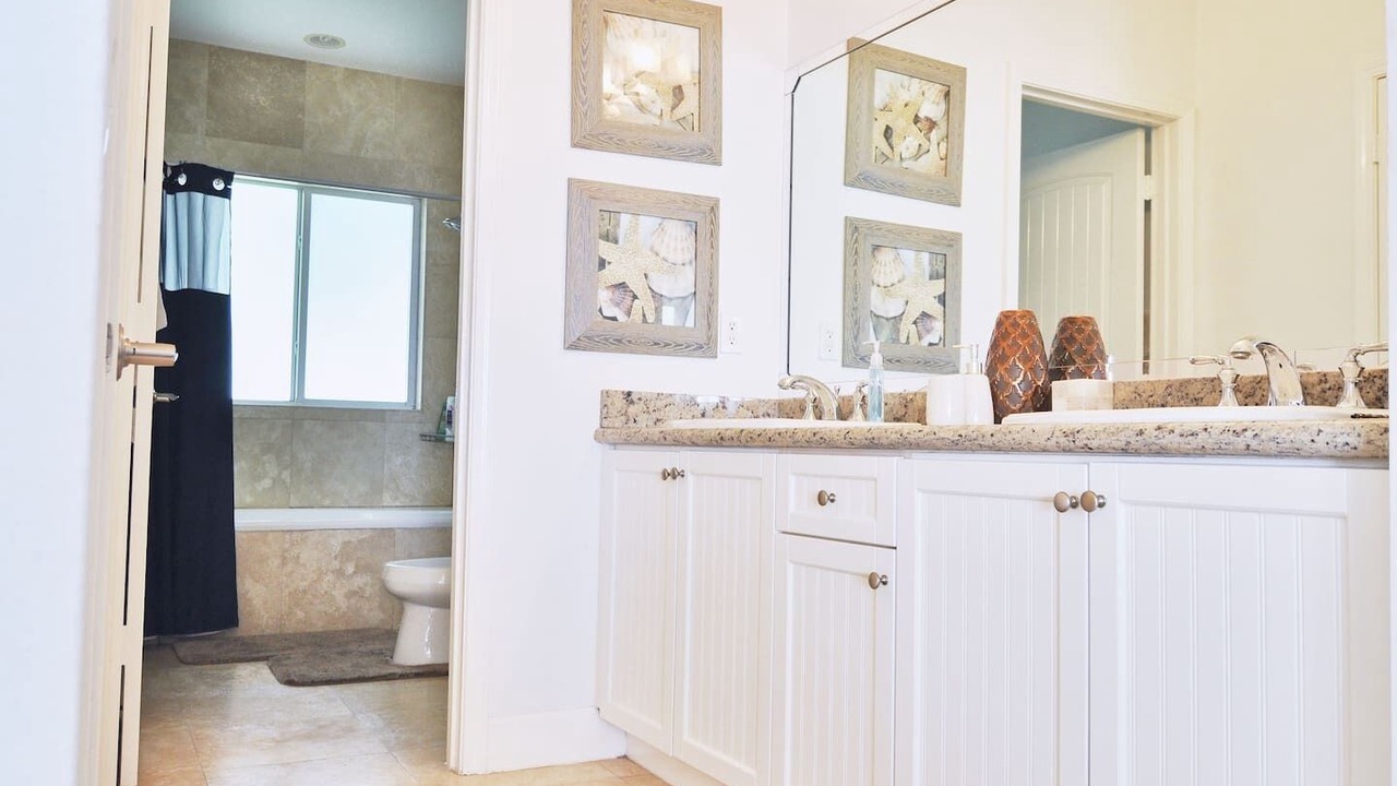 Photo of Bathroom in Alice Town