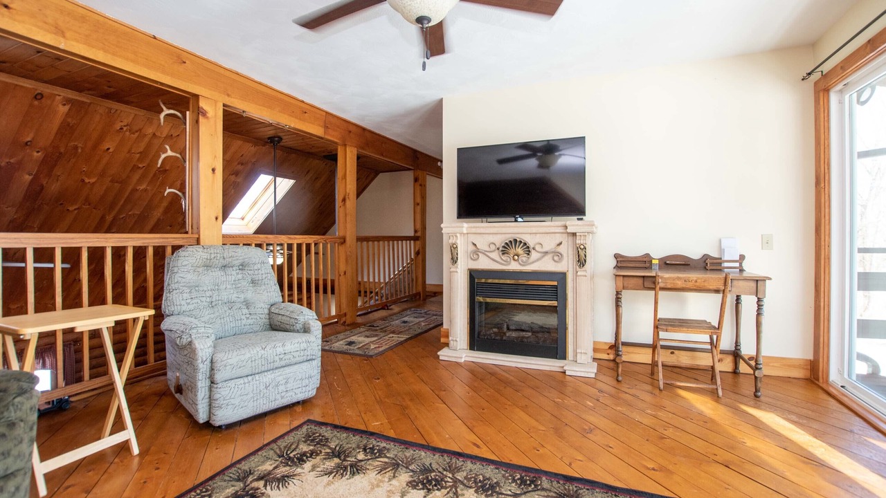 Photo of Livingroom in Seneca Falls