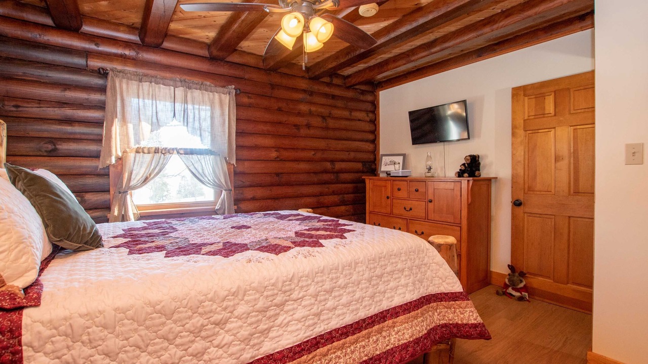 Photo of Bedroom in Seneca Falls