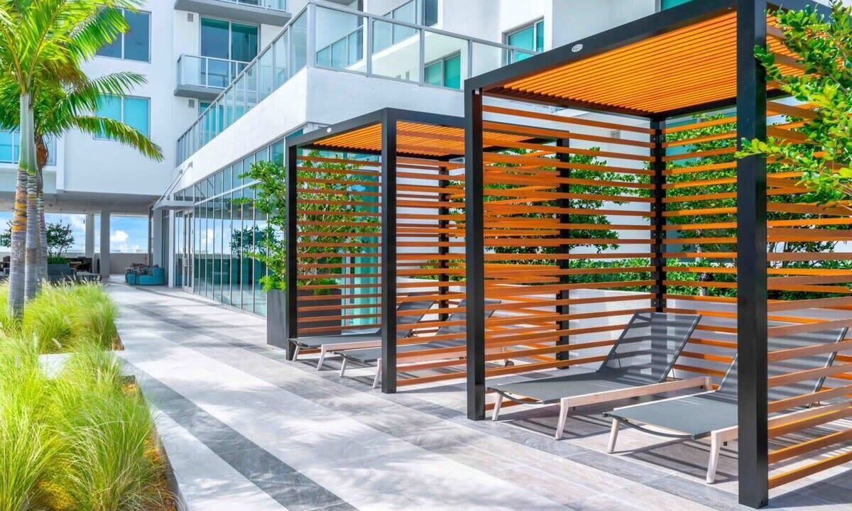 Photo of Patio Balcony in Northeast Miami