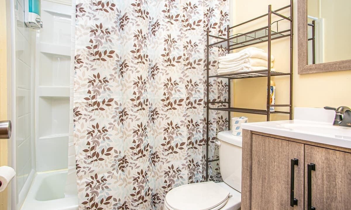 Photo of Bathroom in Ensley