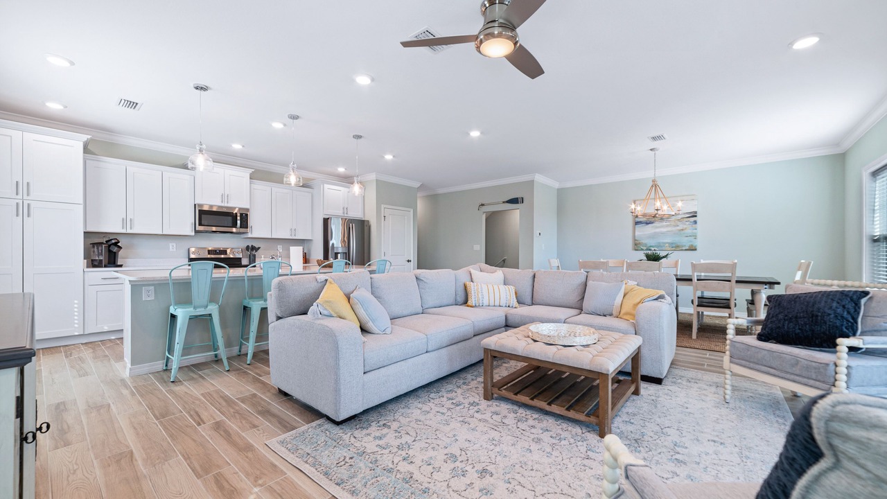 Photo of Livingroom in Ono Island