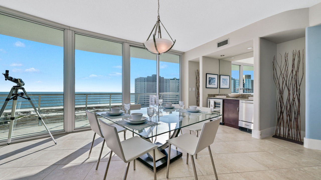 Photo of Livingroom in Orange Beach East