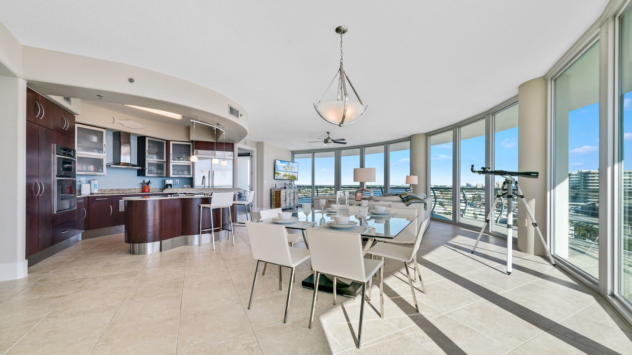 Photo of Livingroom in Orange Beach East