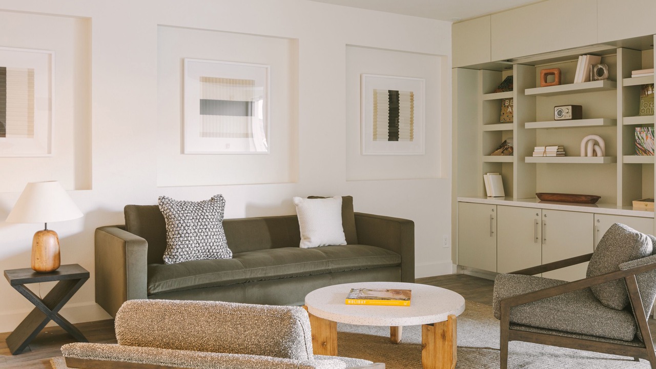 Photo of Livingroom in Newport Shores