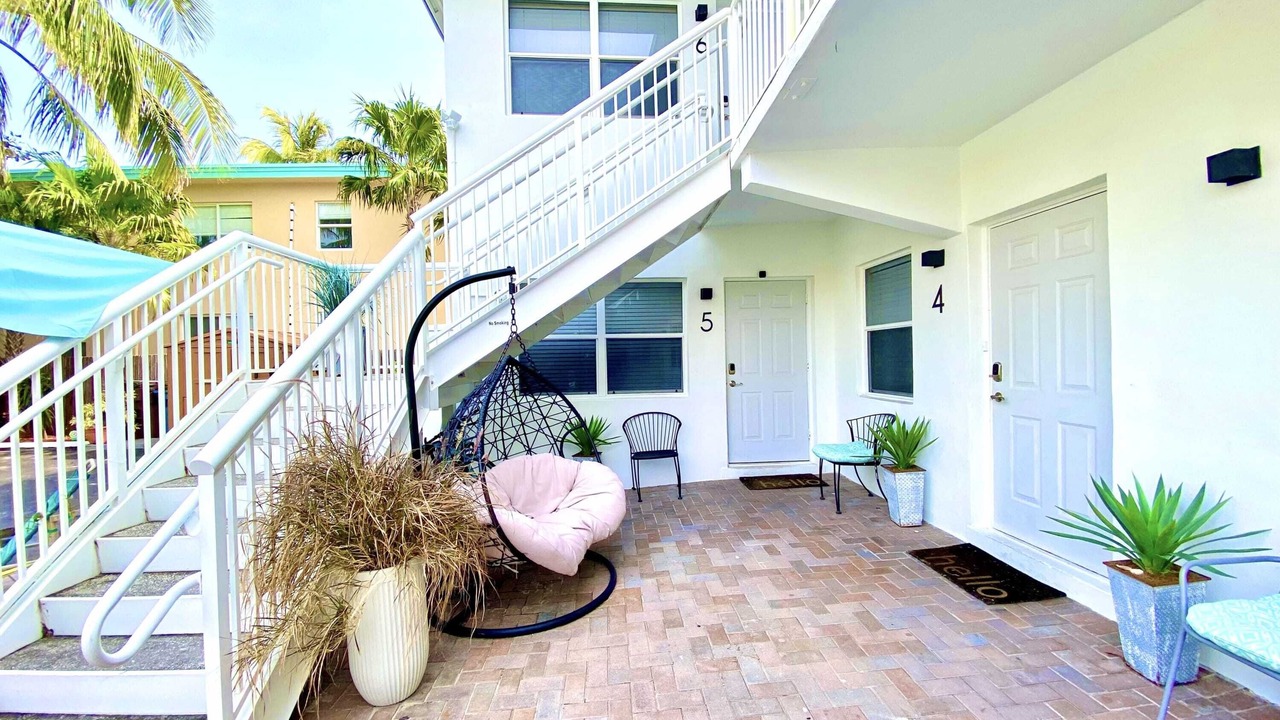 Photo of Patio Balcony in Hollywood South Central Beach