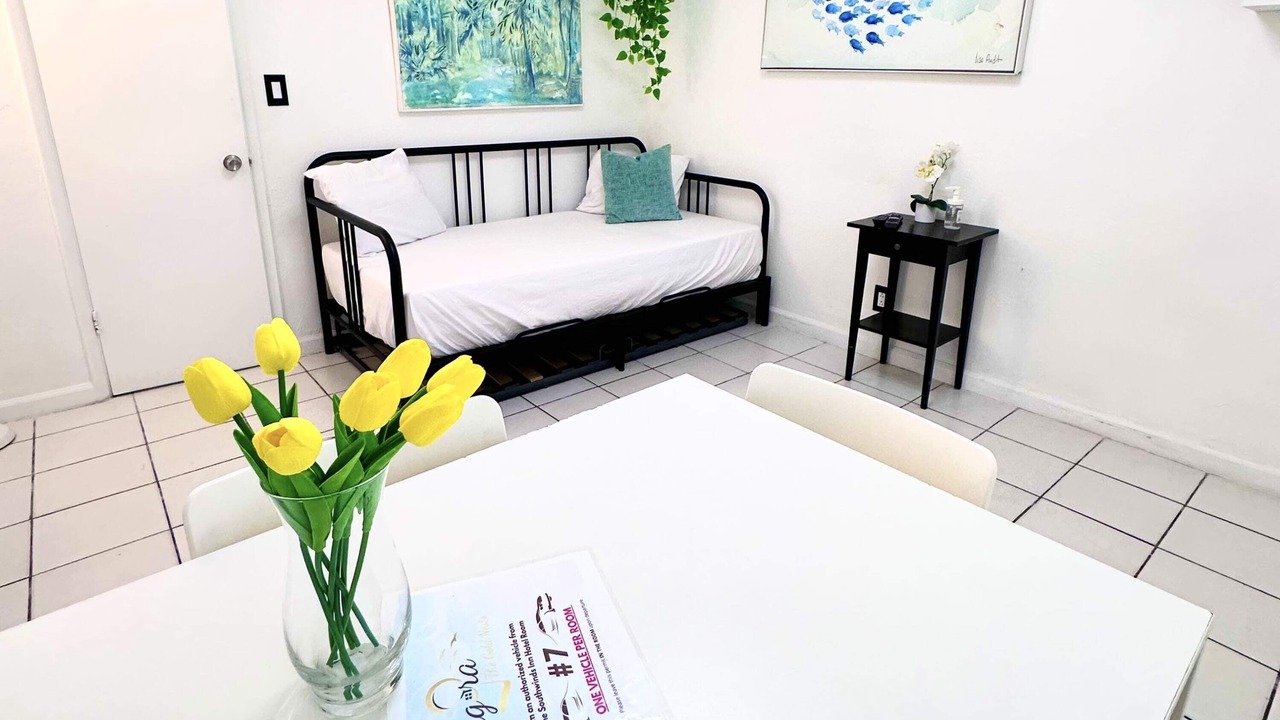 Photo of Bedroom in Hollywood South Central Beach