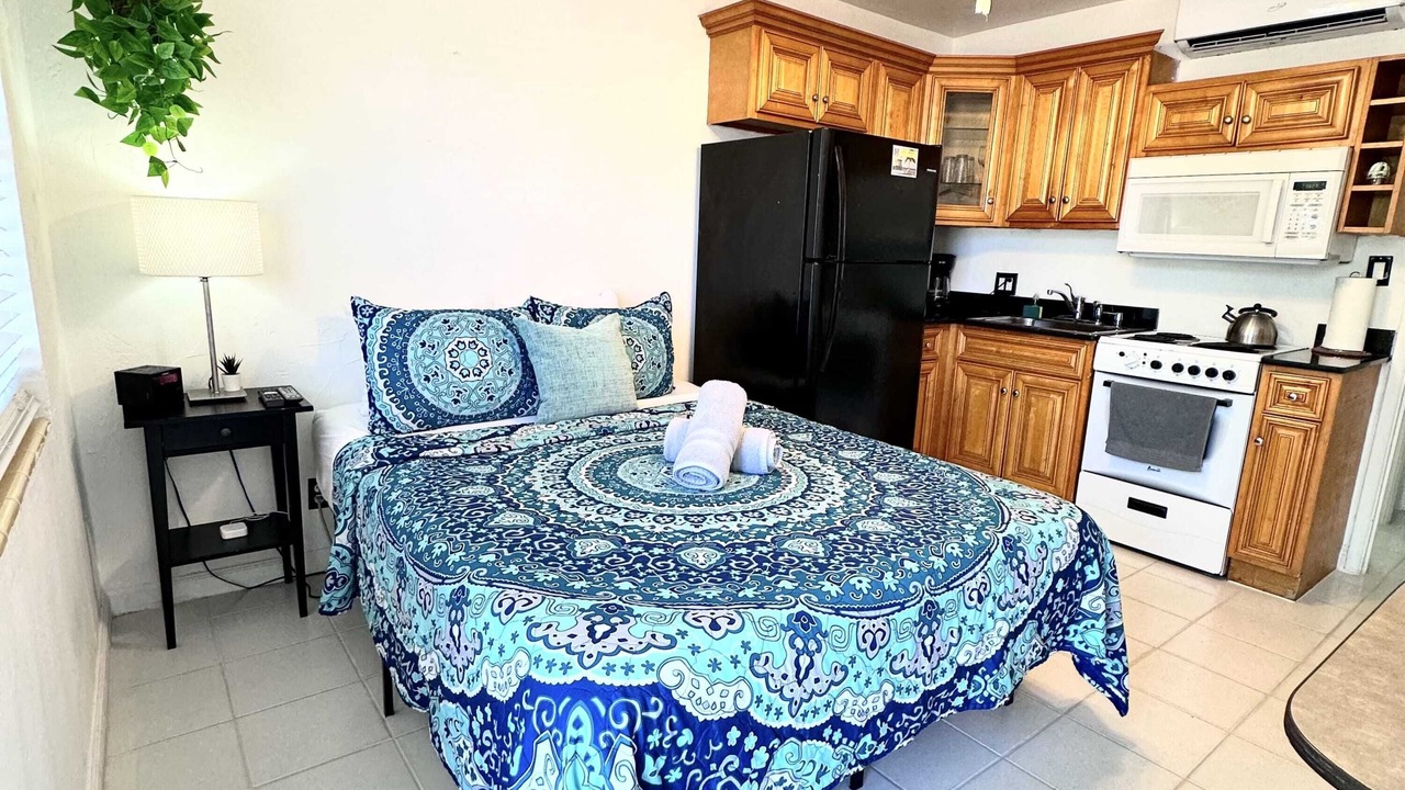 Photo of Bedroom in Hollywood South Central Beach