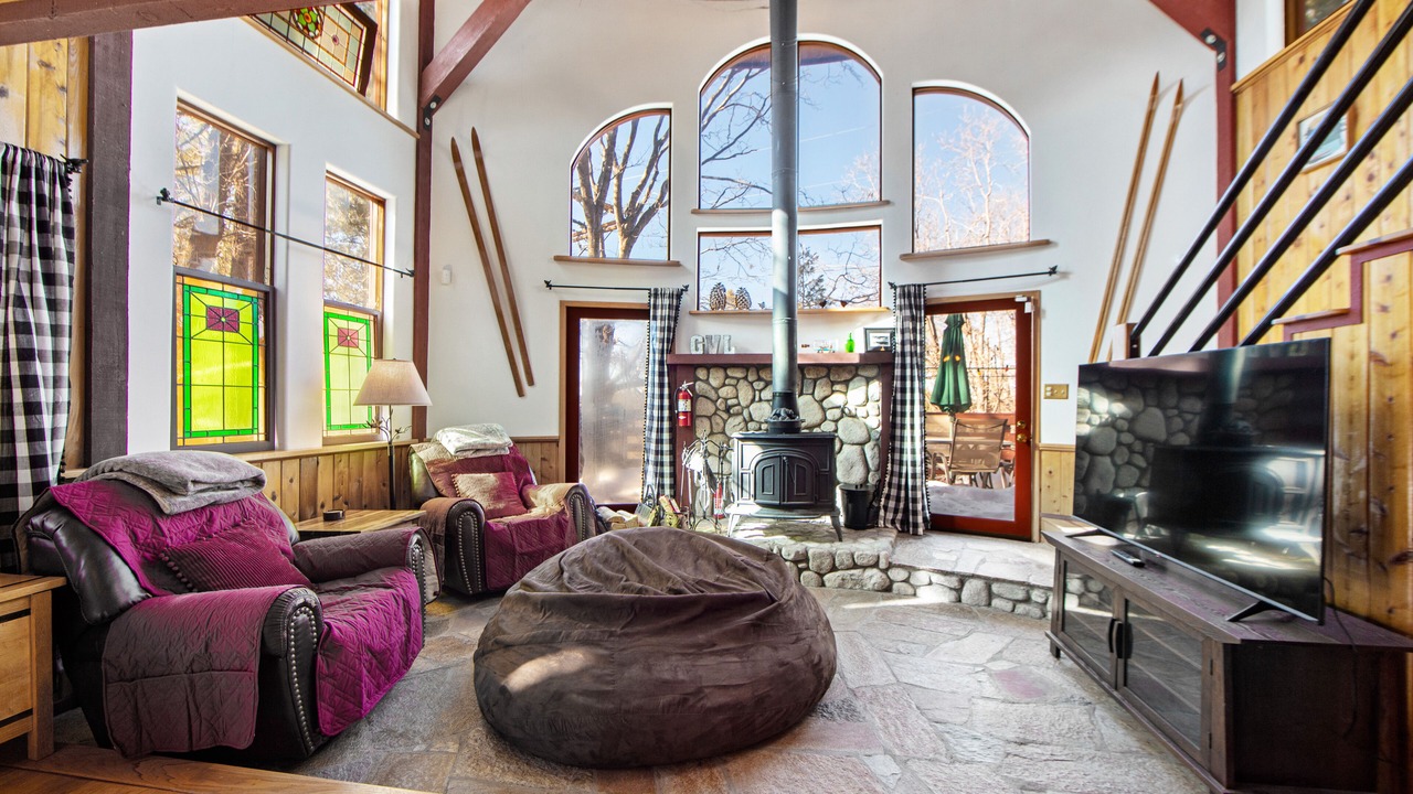 Photo of Livingroom in Green Valley Lake