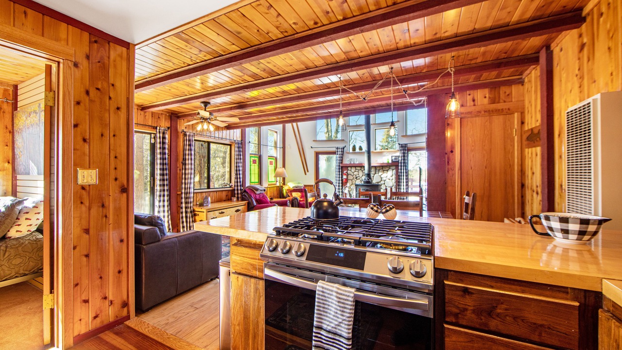 Photo of Kitchen in Green Valley Lake