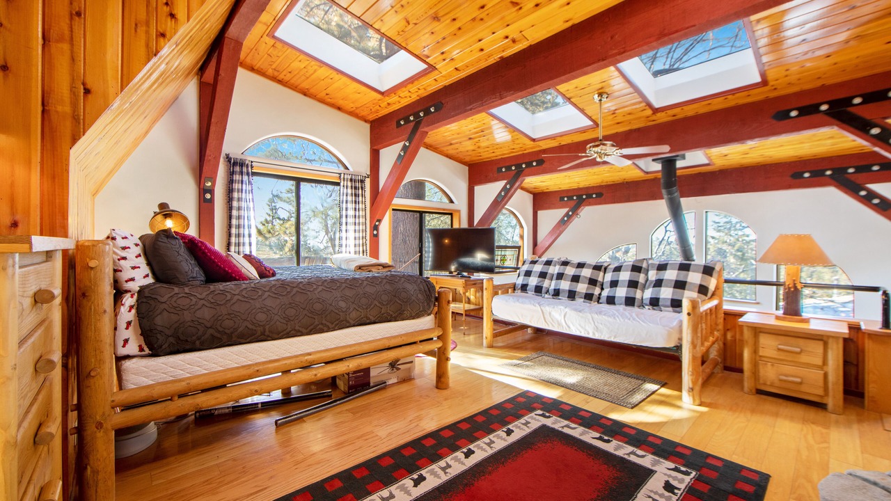 Photo of Bedroom in Green Valley Lake