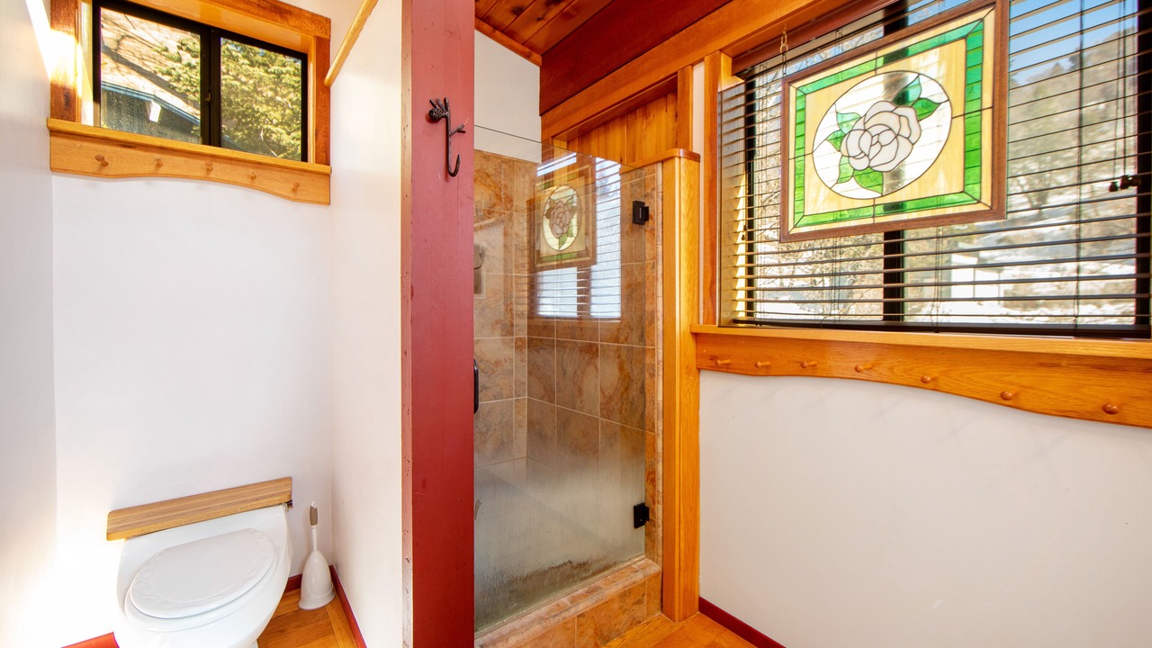 Photo of Bathroom in Green Valley Lake