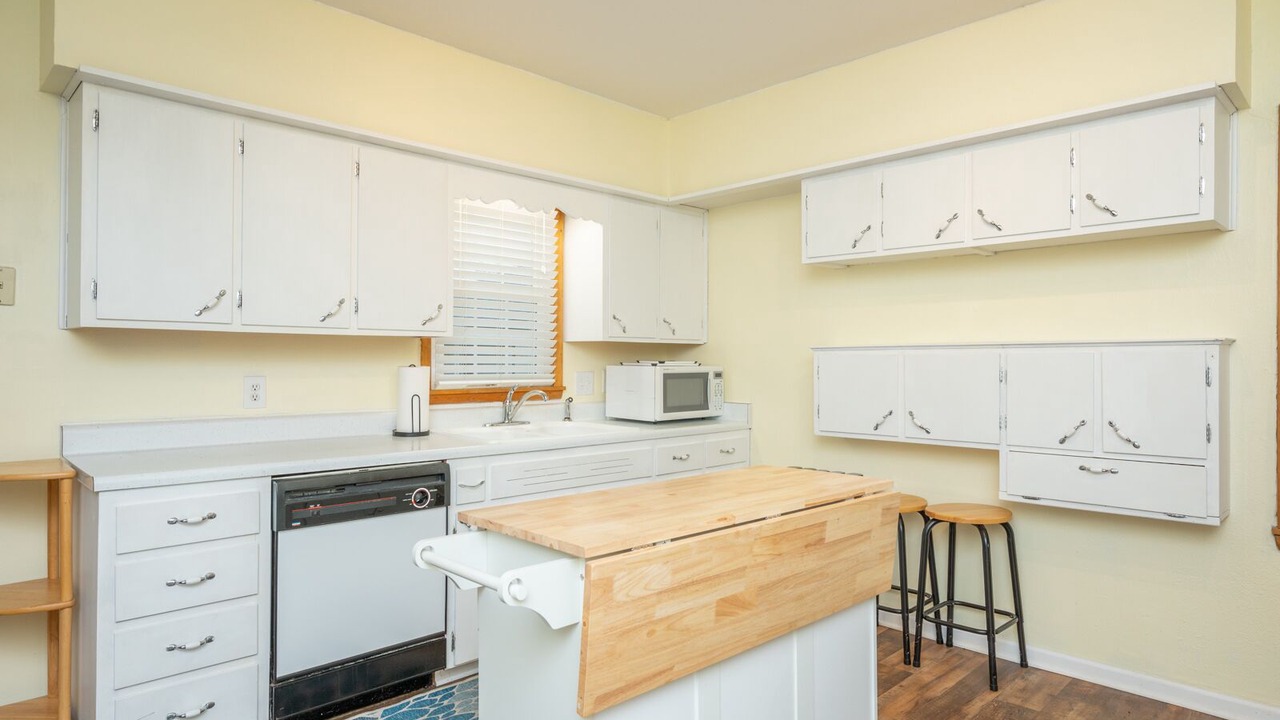 Photo of Kitchen in Waveland Park