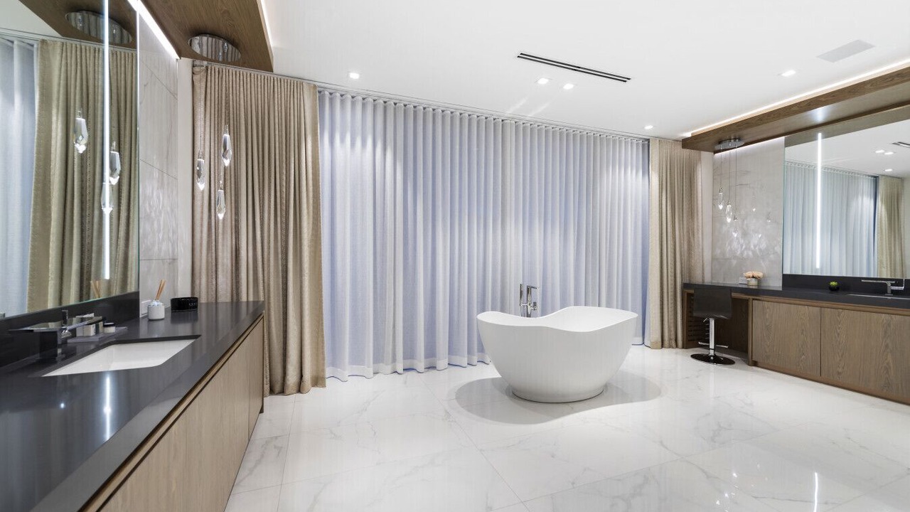Photo of Bathroom in Coral Ridge