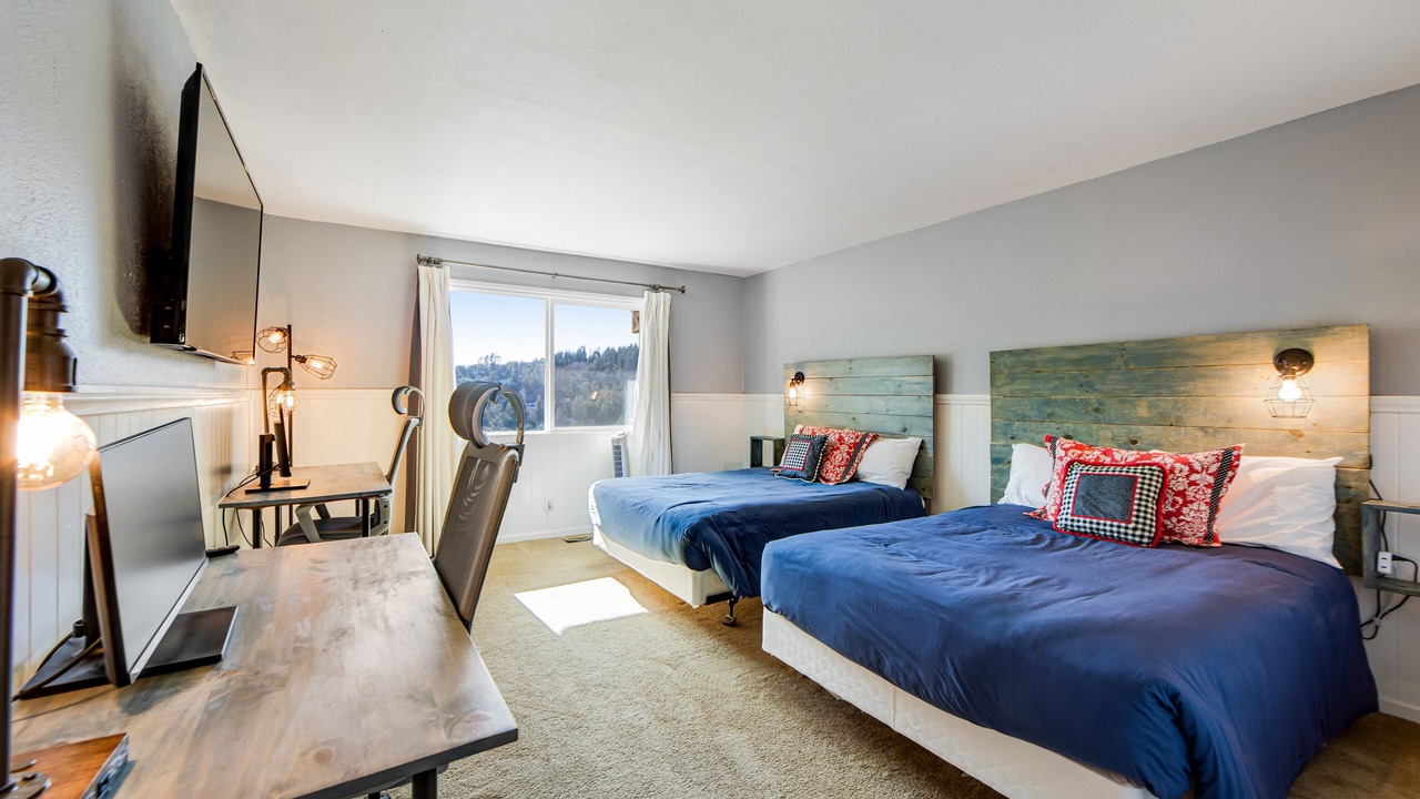 Photo of Bedroom in Crestline