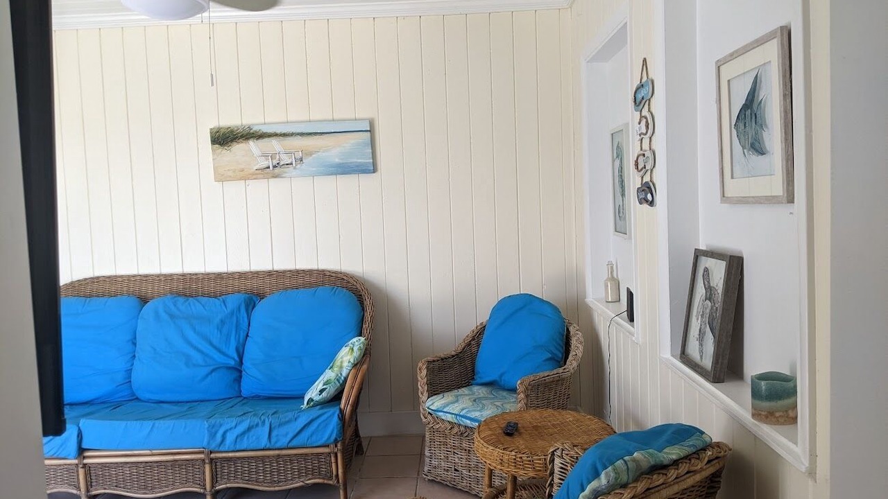 Photo of Livingroom in Green Turtle Cay