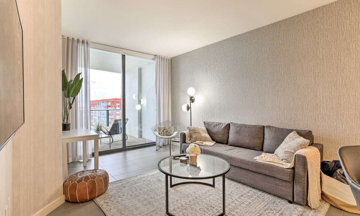 Photo of Livingroom in Town Square