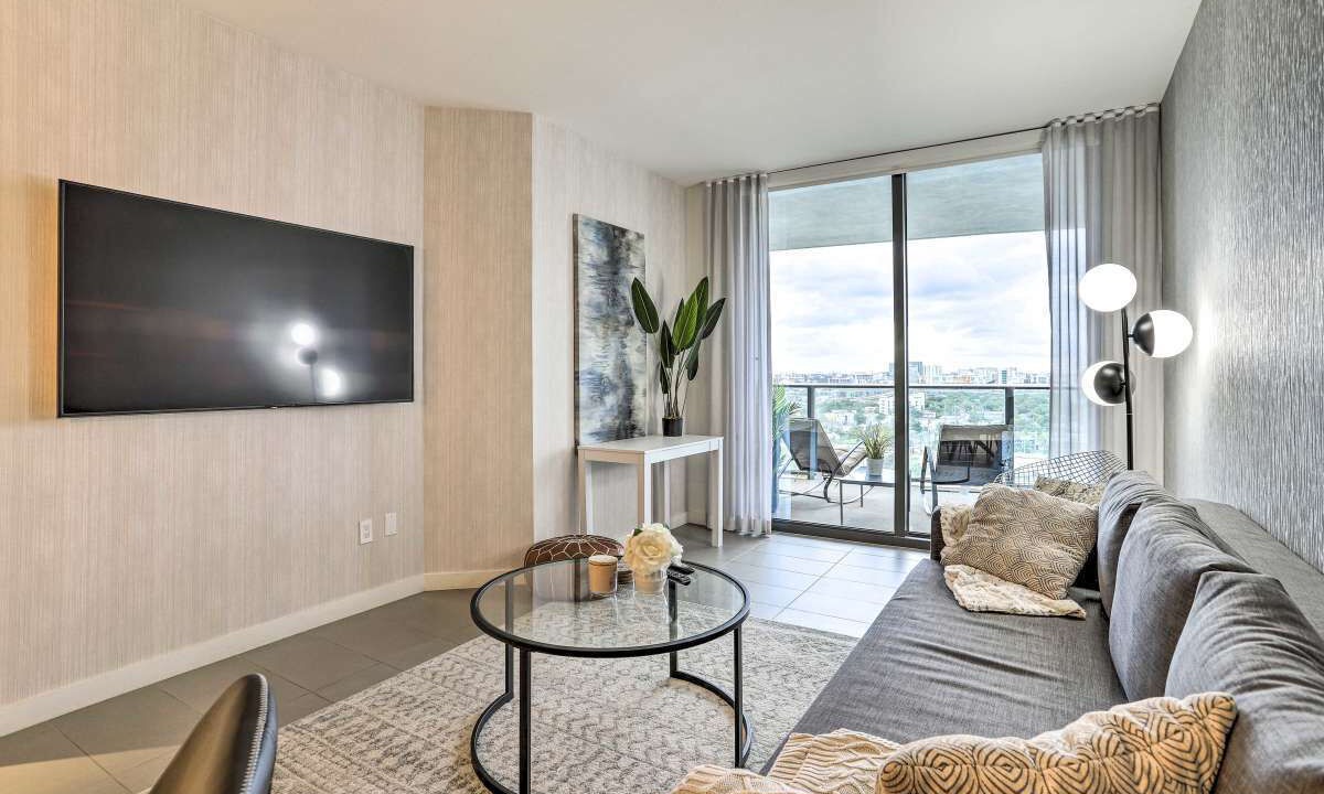 Photo of Livingroom in Town Square