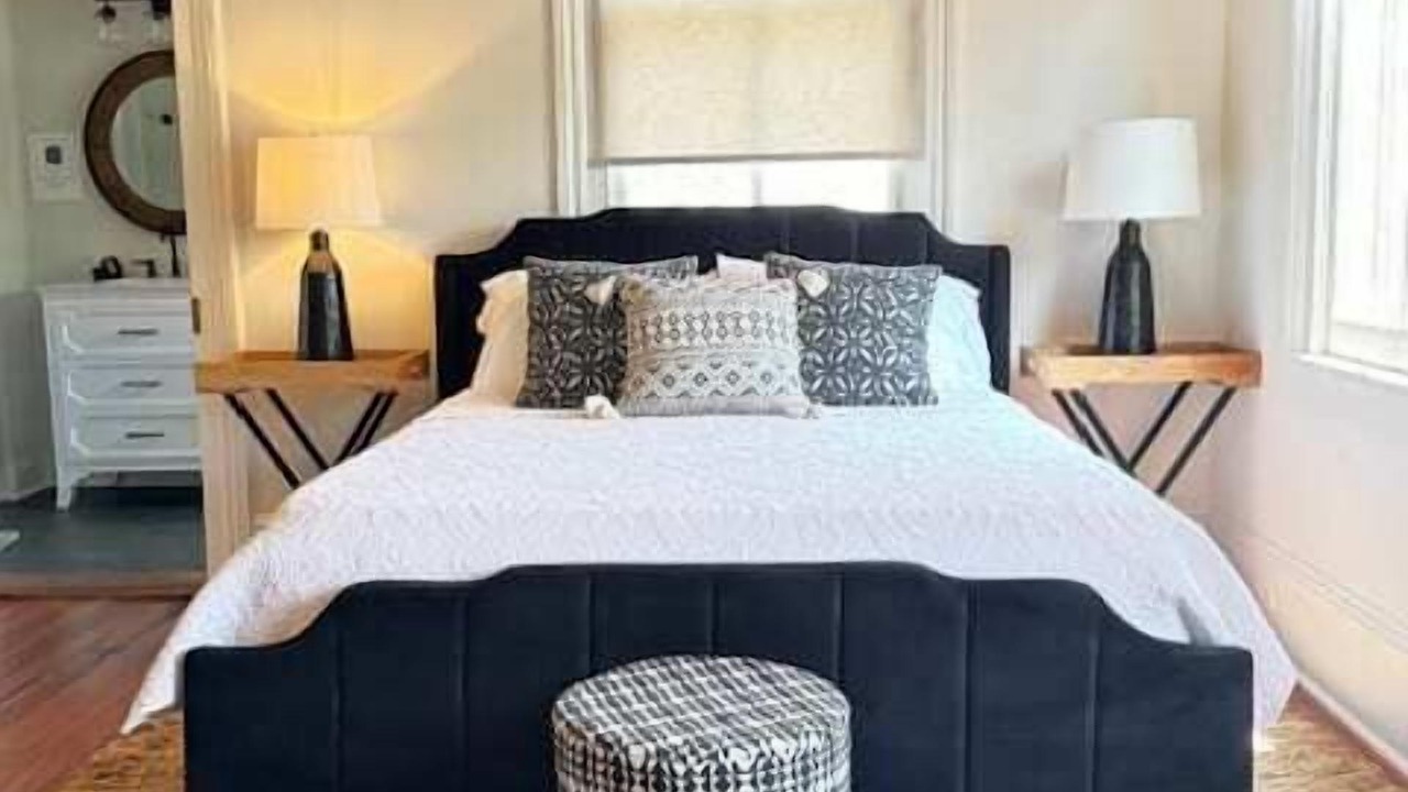 Photo of Bedroom in Old East Hill