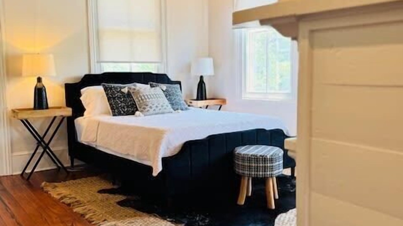 Photo of Bedroom in Old East Hill