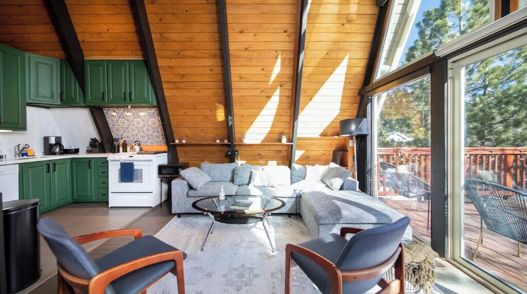 Photo of Livingroom in Green Valley Lake