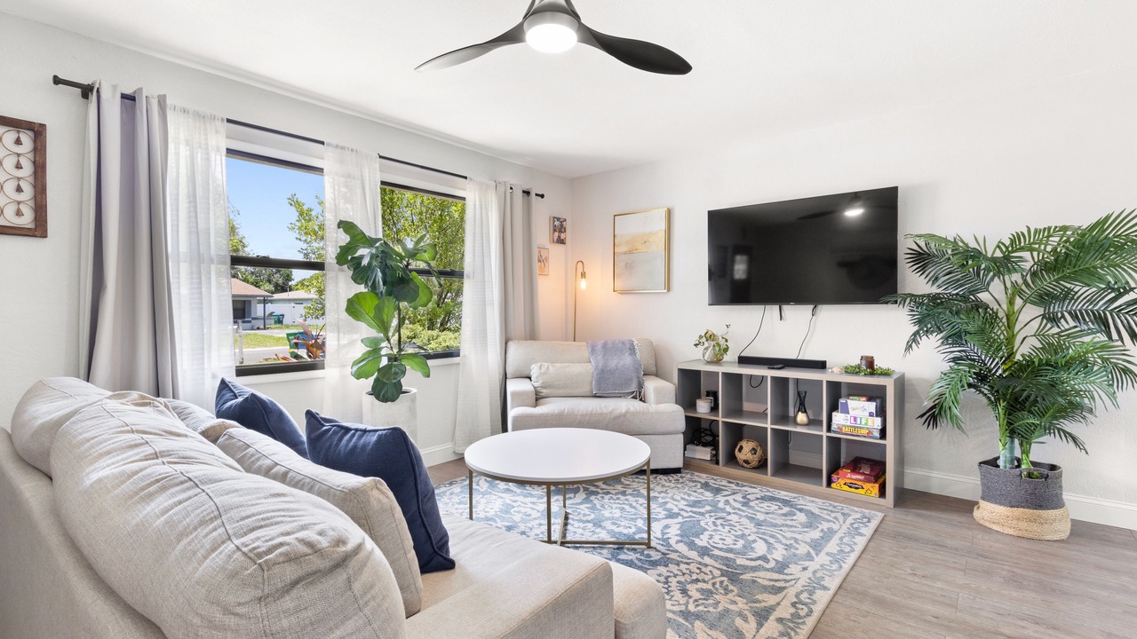 Photo of Livingroom in South Pinellas Community Council