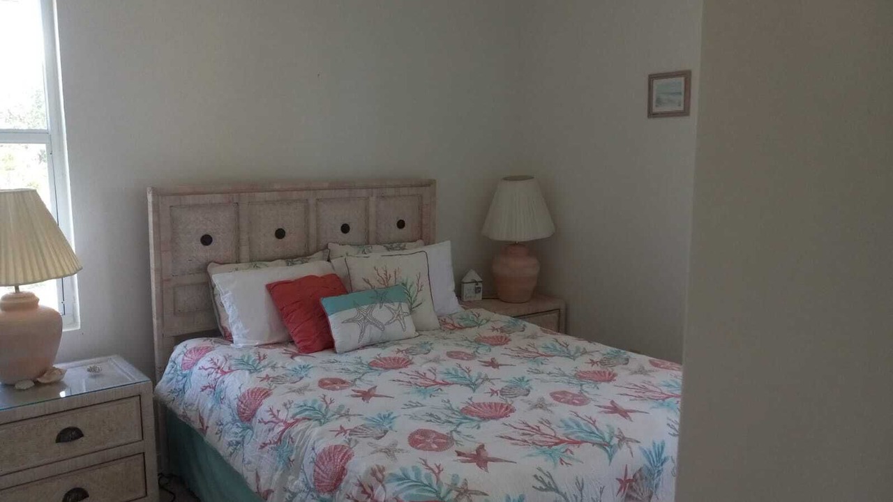 Photo of Bedroom in Green Turtle Cay