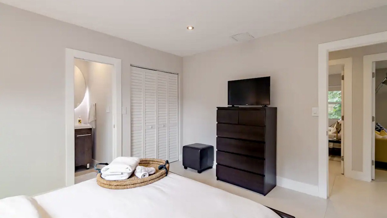 Photo of Bedroom in South Middle River