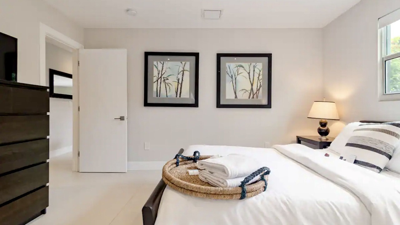 Photo of Bedroom in South Middle River