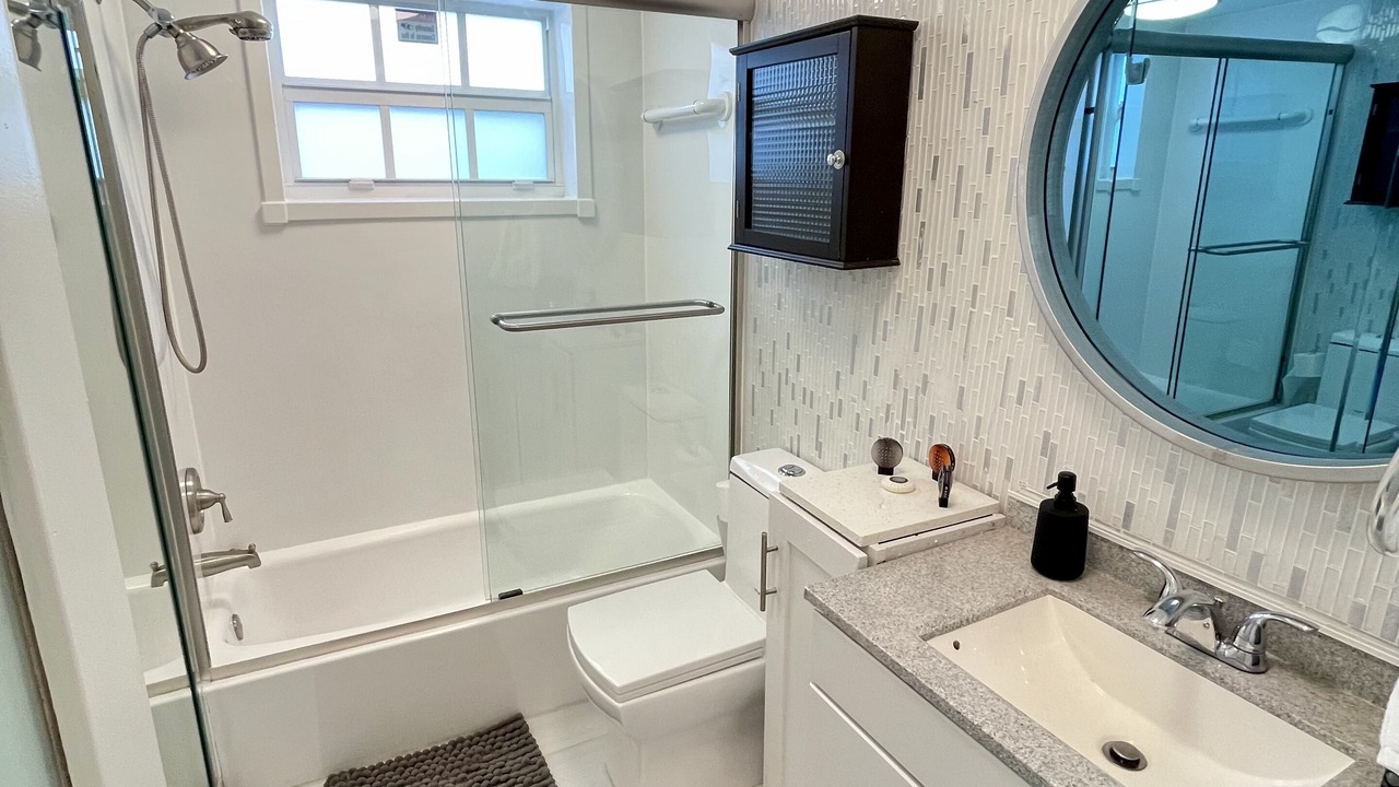 Photo of Bathroom in Lauderdale Beach