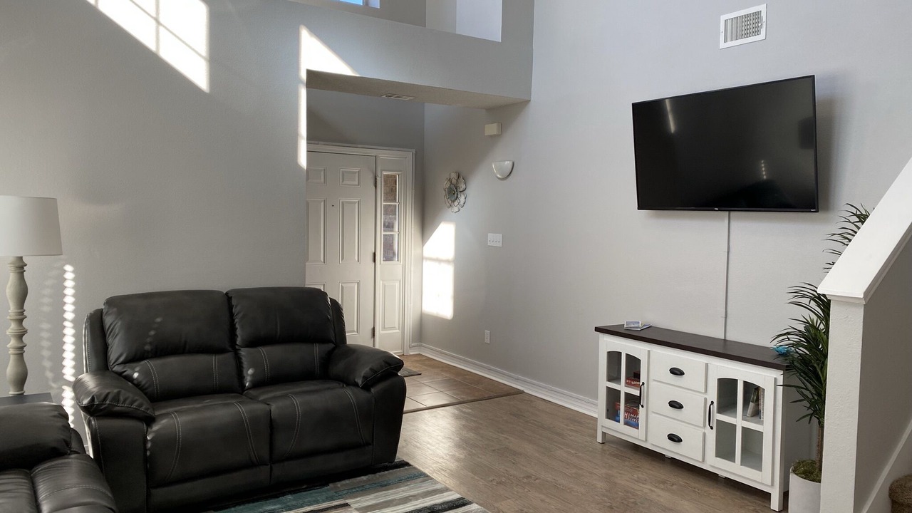 Photo of Livingroom in Northwest Pensacola
