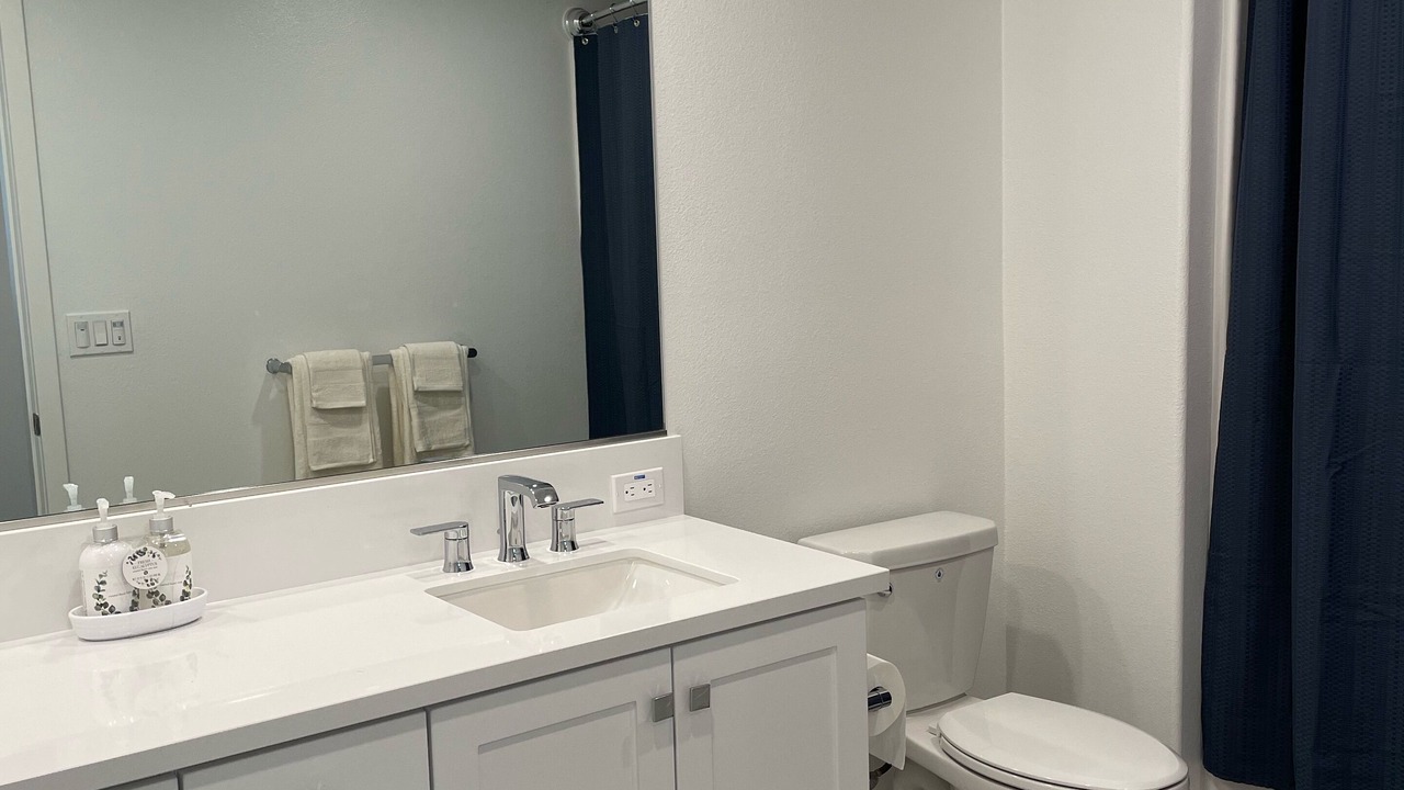 Photo of Bathroom in Platinum Triangle