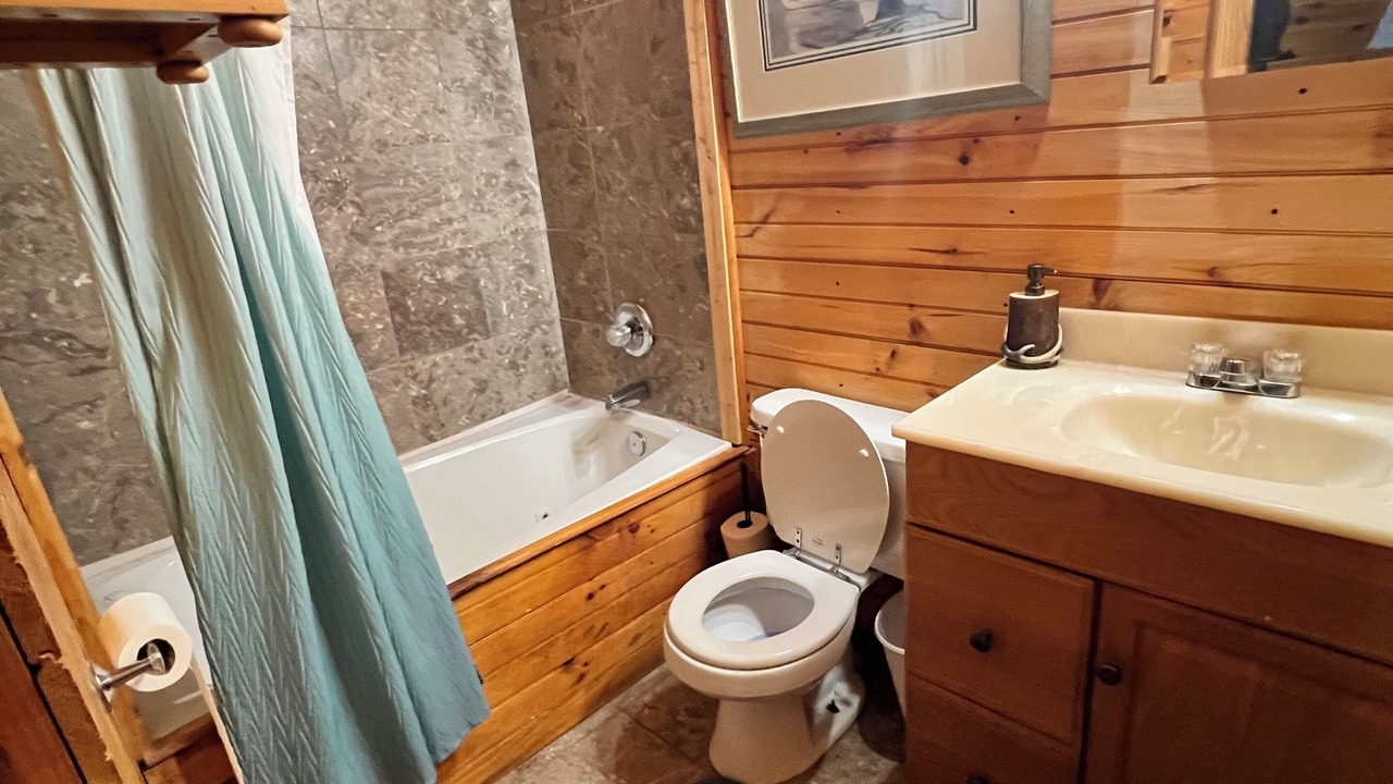 Photo of Bathroom in Moundville