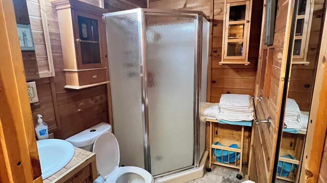 Photo of Bathroom in Moundville