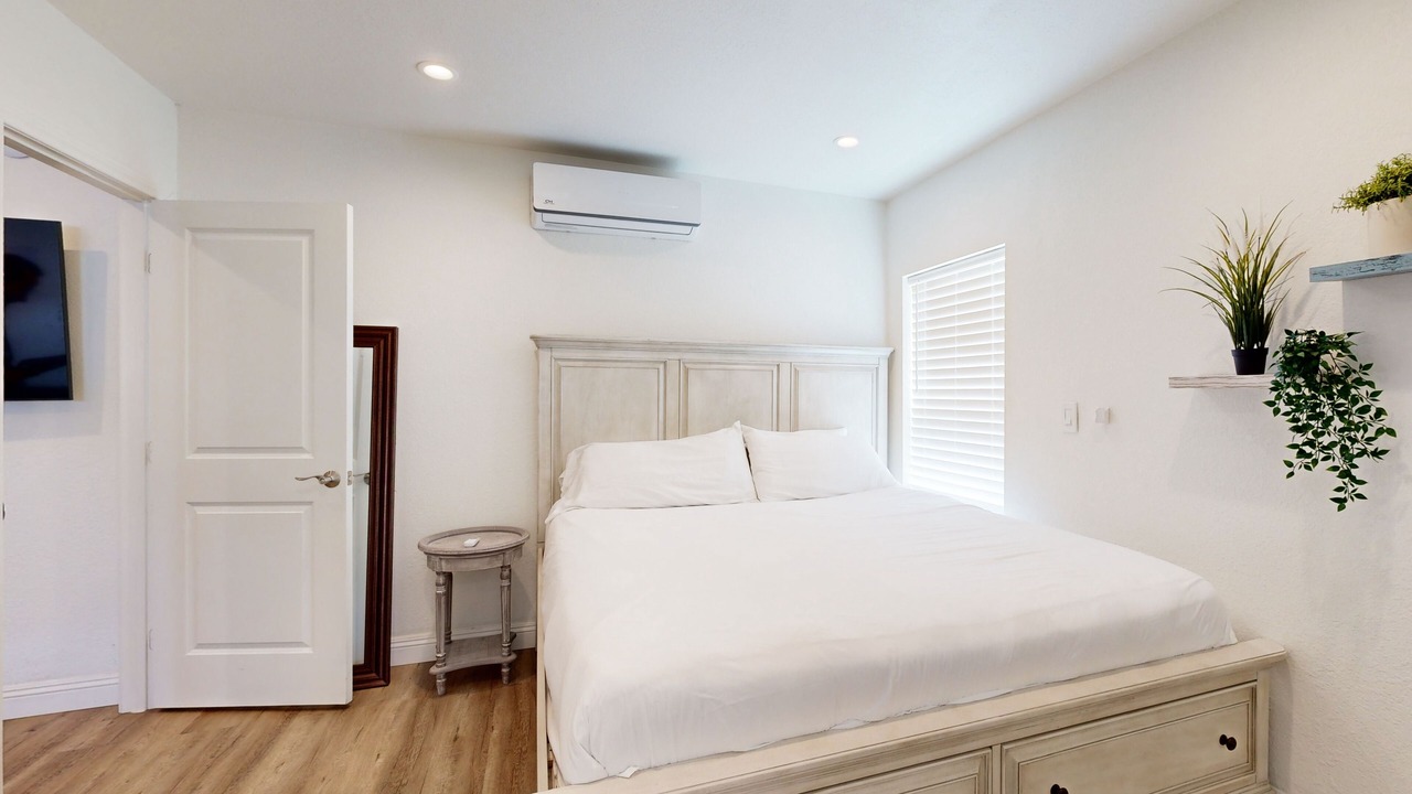 Photo of Bedroom in Santa Ana Heights