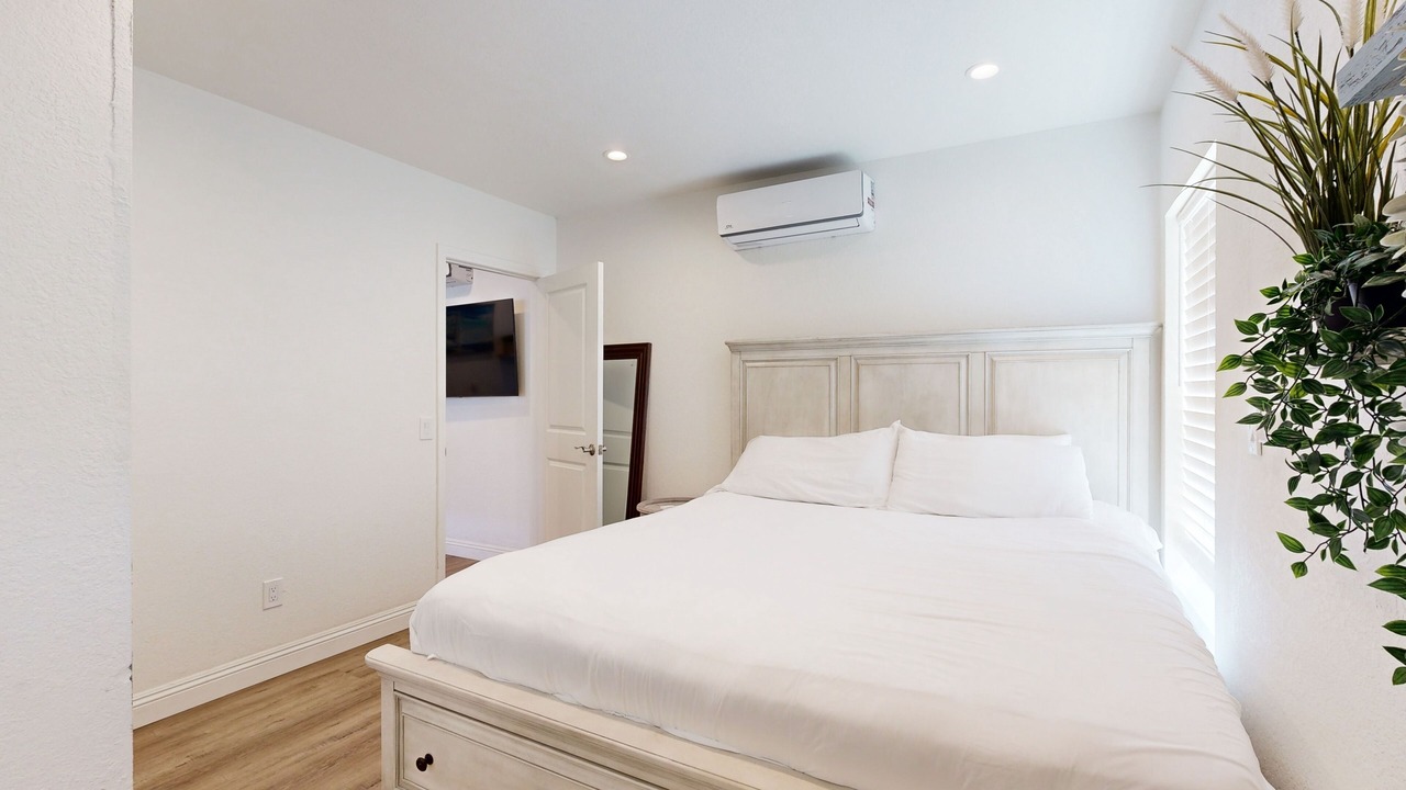 Photo of Bedroom in Santa Ana Heights