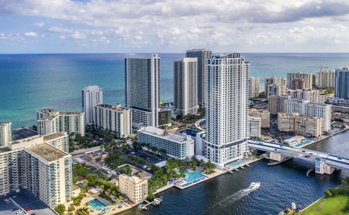 Photo of Outdoor in Hallandale Beach